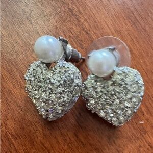 Vintage 1980’s Silver Heart Earrings with Pearls ♥️♥️♥️ Perfect for Valentine’s
